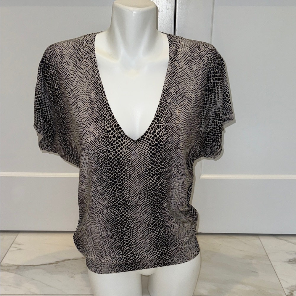 Michael Kors silk animal print  V-Neck Sweater size medium